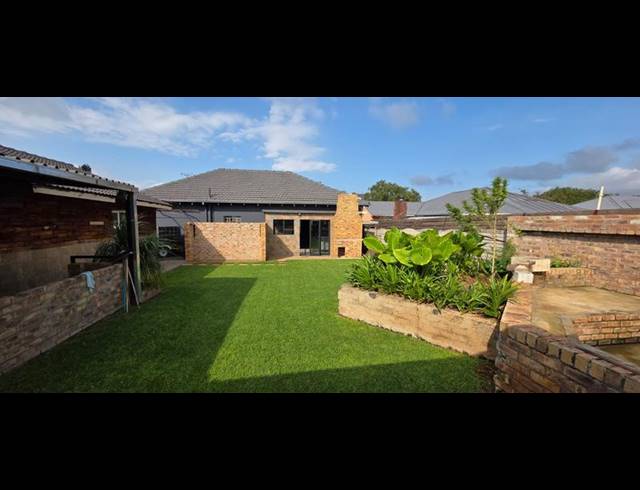 5 BEDROOM HOUSE FOR SALE IN FLORENTIA